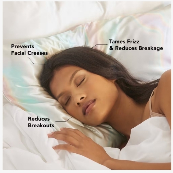 Kitsch The Satin pillowcase standard size in Aura 26" x 19" - Picture 4 of 5